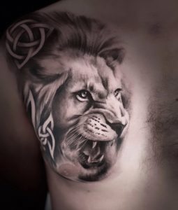 Löwe Realistic Tattoo
